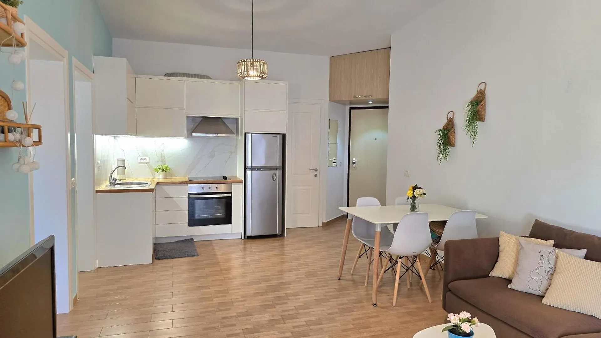 Lura 1 Pastel Apartment - 251 Plazhi San Pietro